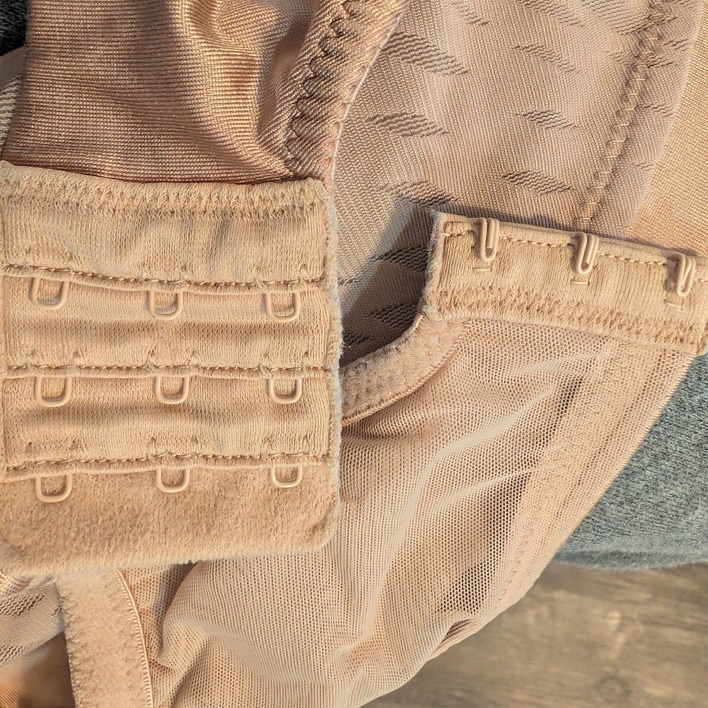 Wacoal 42C Bra Unlined Unpadded Tan Women's - Picture 2 of 4